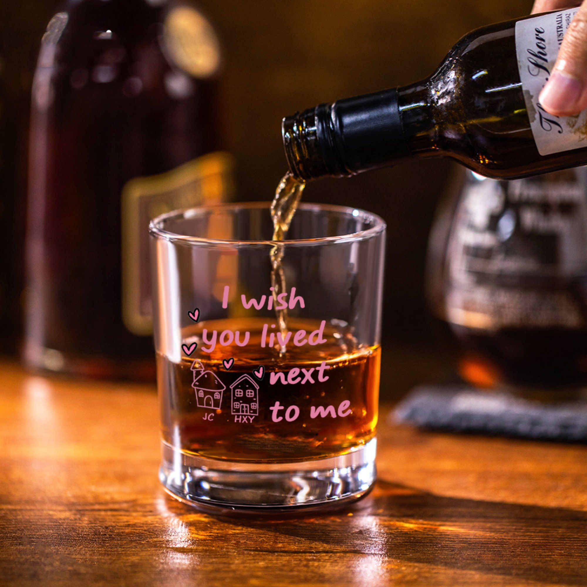 I Wish You Lived Next to Me (Deseo que vivas a mi lado) Pink House 10 oz Rock Whiskey Glass con nombre Old Fashioned Birthday Gift for Friends Liquor Lovers