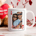 Personalizada Corazón Rojo Jugando a las cartas 11 oz 15 oz Taza de café de cerámica con foto Inicial y texto Día de San Valentín Cumpleaños Aniversario Regalo para Pareja