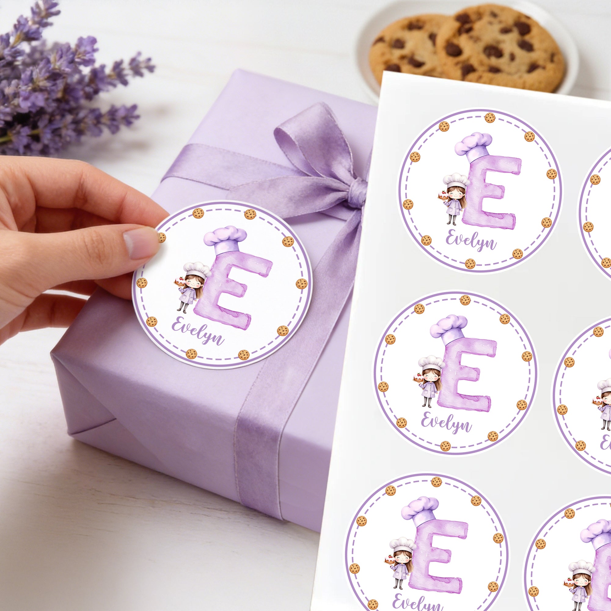 Set de 2 etiquetas adhesivas impermeables con nombre e inicial para los niños amantes de la repostería