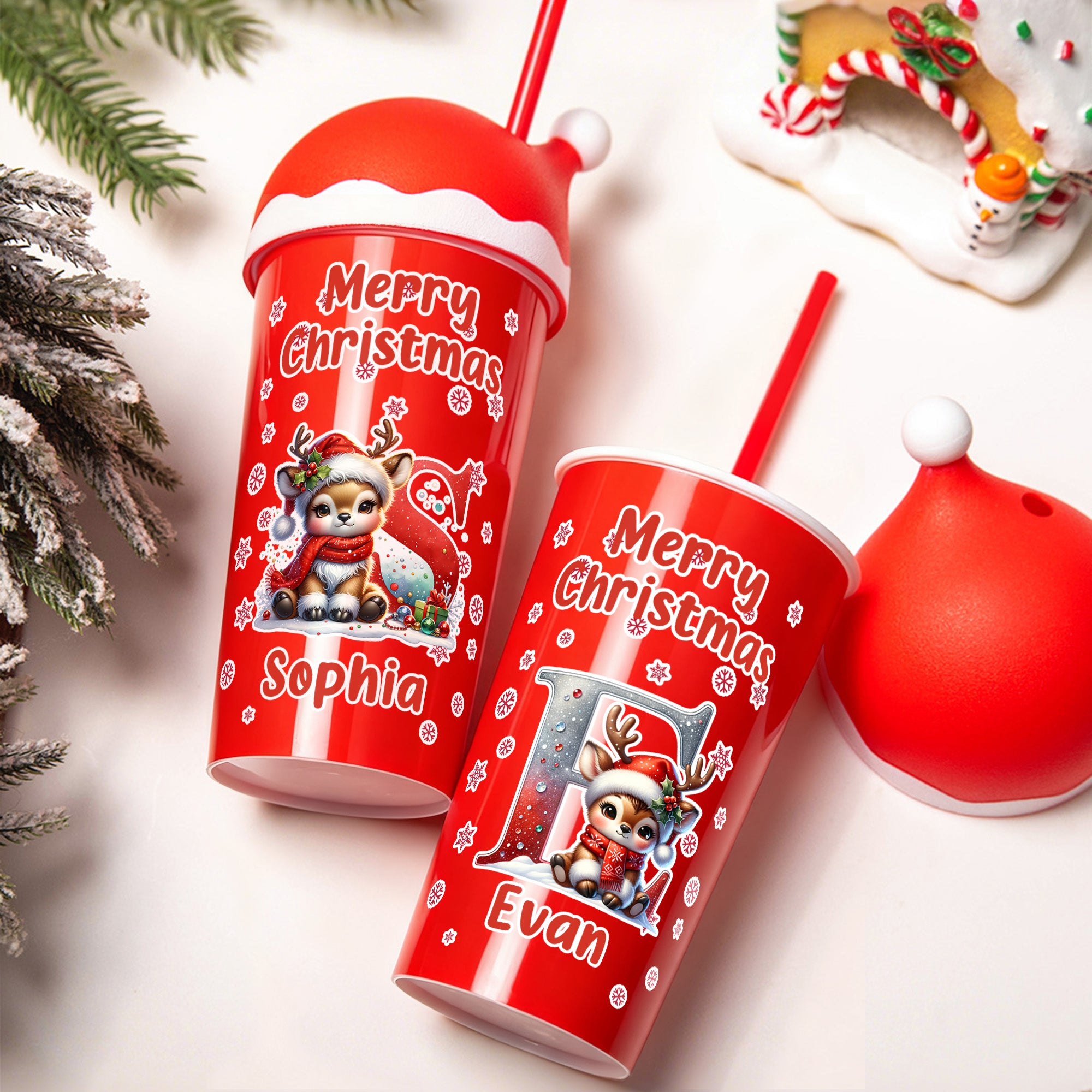 Taza de 20 oz. personalizada con iniciales de reno y copo de nieve, tapa a juego con gorro de Papá Noel y nombre Fiesta de Navidad Regalo para la familia Niños