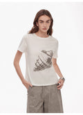 Fashionable and slim fit, all-season original printed, tailored hourglass-style, round neck, short waist T-shirt