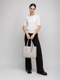 Bolso grande Meridian II Girlfriend de Guess — Marfil