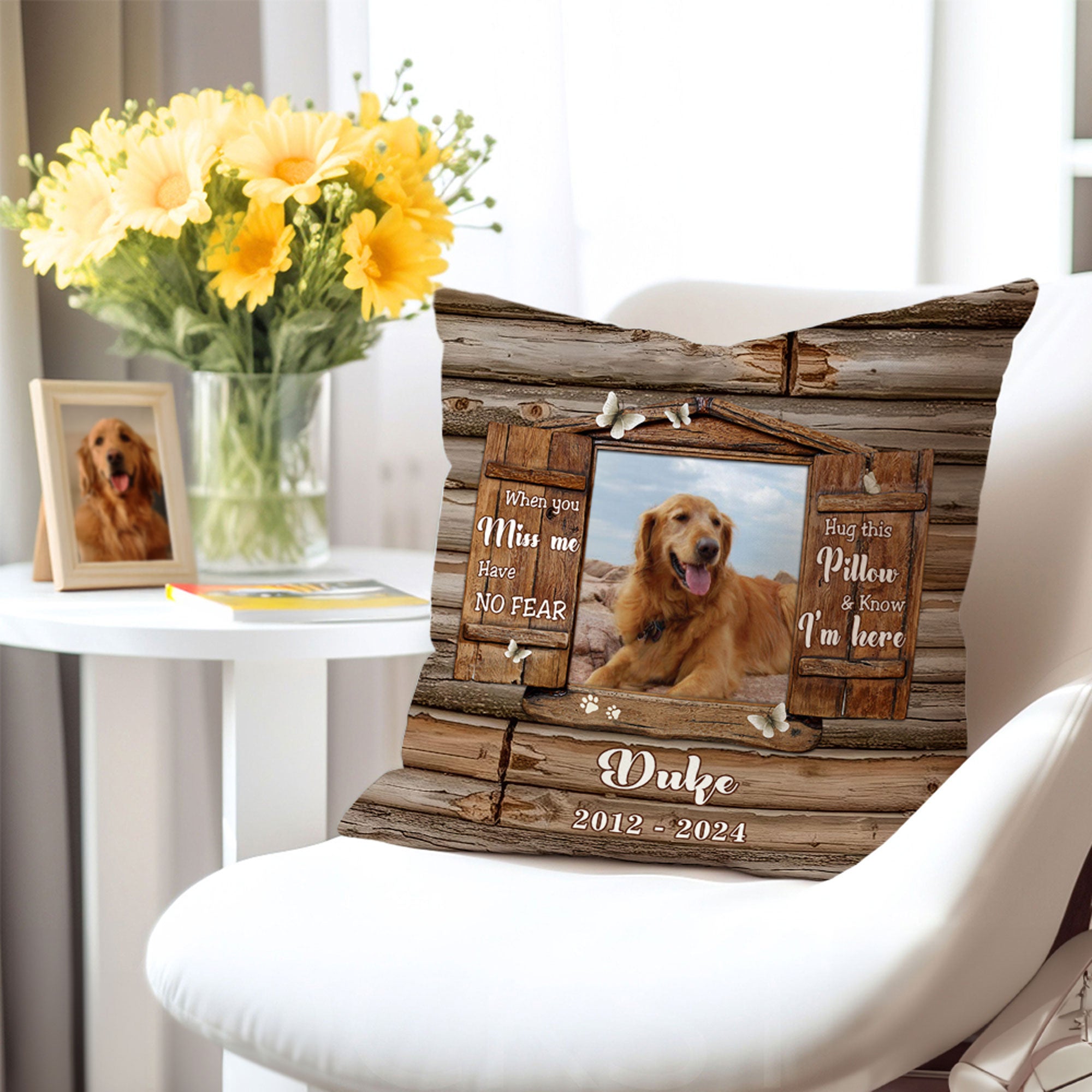 Funda de cojín personalizada con la fecha y el nombre de la mascota en la ventana con diseño de grano de madera Decoración para el hogar Regalo de condolencia por la pérdida de la mascota