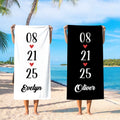 Toalla de playa de microfibra de secado rápido personalizada con estampado de corazones para parejas con nombre y fecha Regalo de San Valentín para parejas Casados