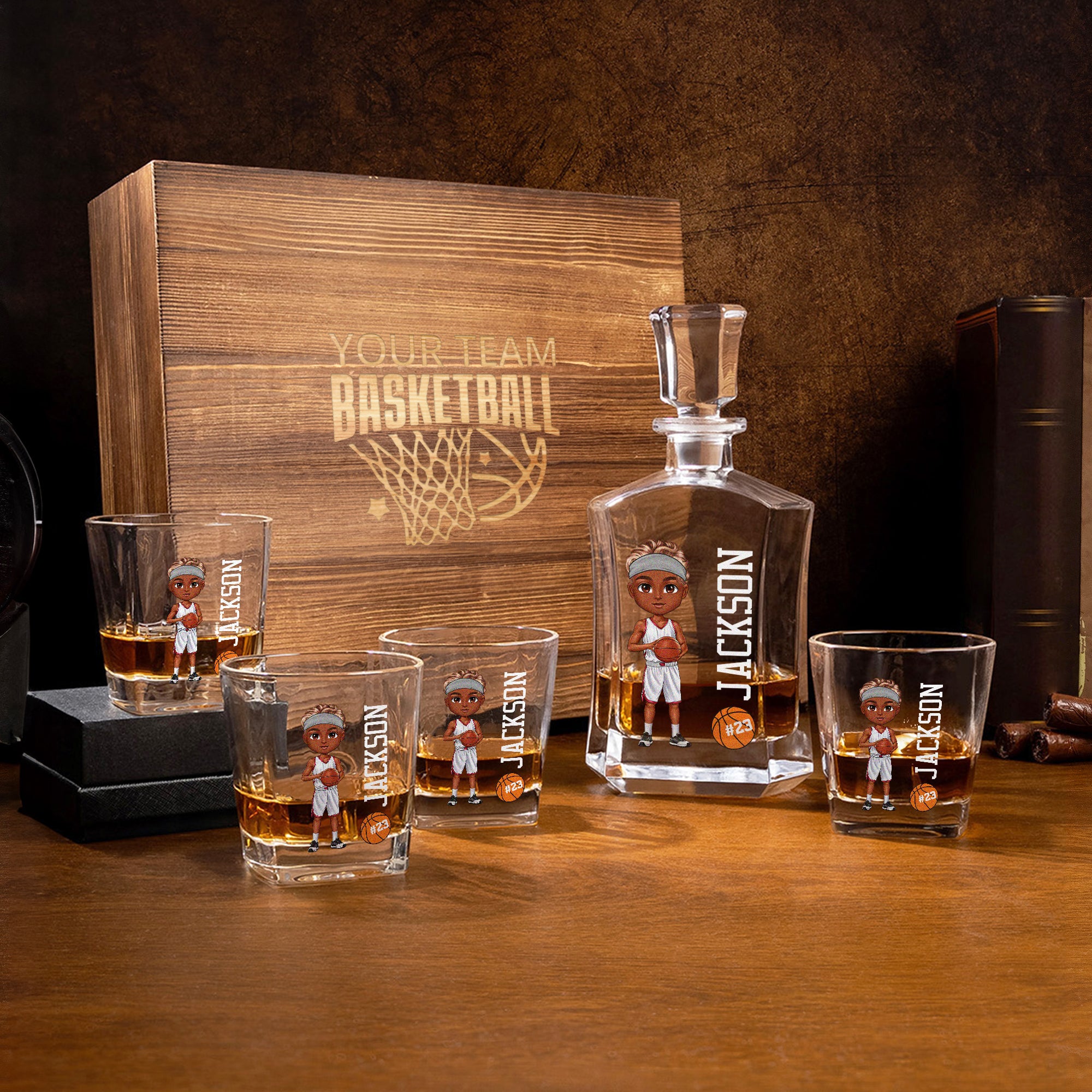 Decantador de whisky personalizado con dibujos animados de un deportista de baloncesto afroamericano Set de 4 vasos Caja de almacenamiento Regalo de cumpleaños para los amantes del baloncesto Amantes