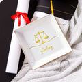 Plato de Cerámica Personalizado Escala de la Justicia Plato Joyero con Nombre Regalo de Graduación de Cumpleaños para Abogados Graduados en la Facultad de Derecho