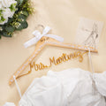 Lazo personalizado perla de aluminio nombre de alambre de madera de suspensión con la fecha de suministros de boda Vestidor Decoración para la novia dama de honor