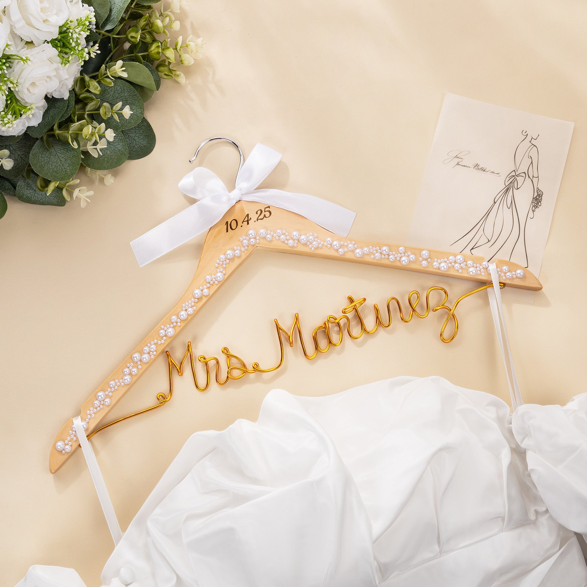 Lazo personalizado perla de aluminio nombre de alambre de madera de suspensión con la fecha de suministros de boda Vestidor Decoración para la novia dama de honor