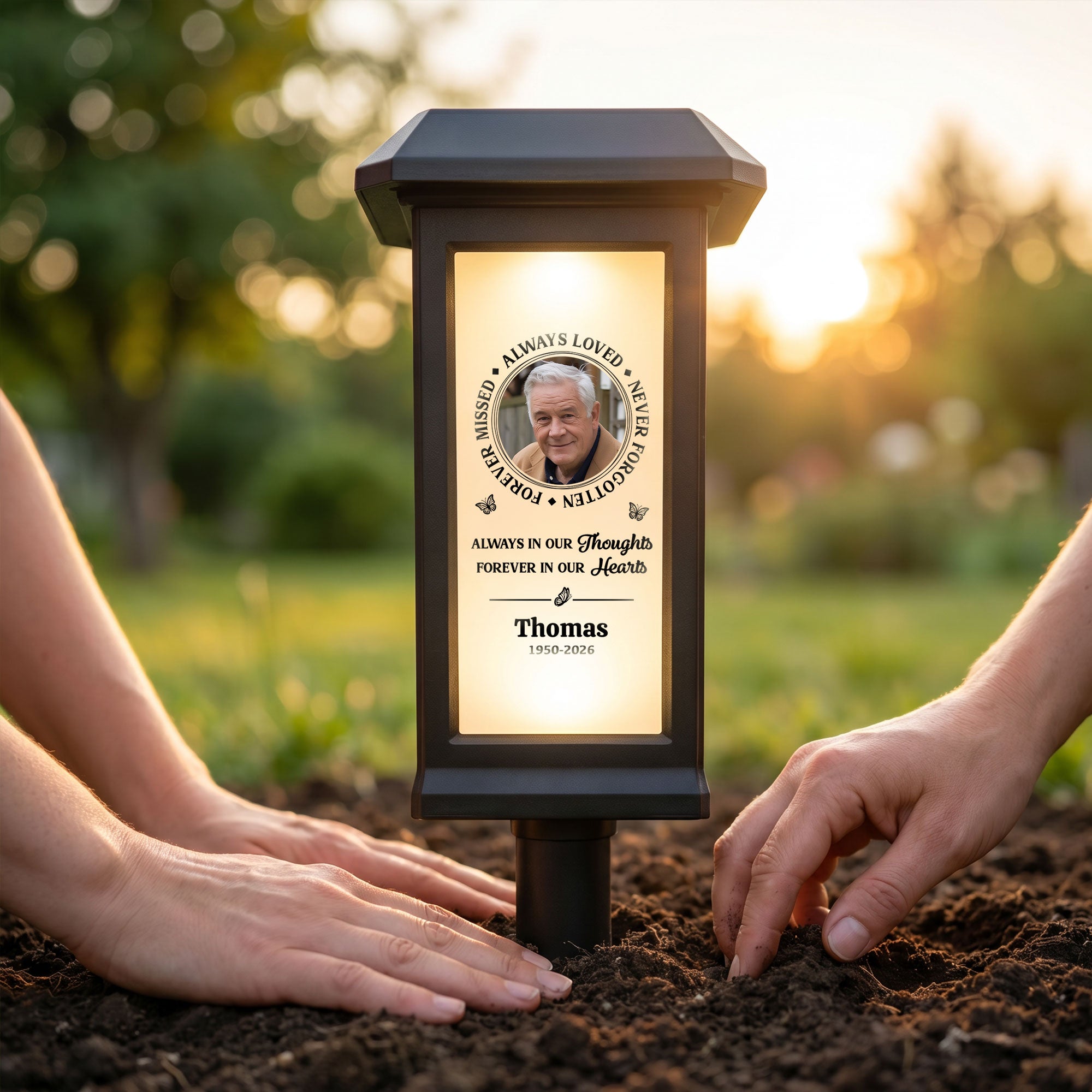 Personalizada Siempre Amado Mariposa Foto Solar Luz de Jardín con Nombre y Año Decoración de Jardín Memorial Simpatía Regalo para la Familia Amigo