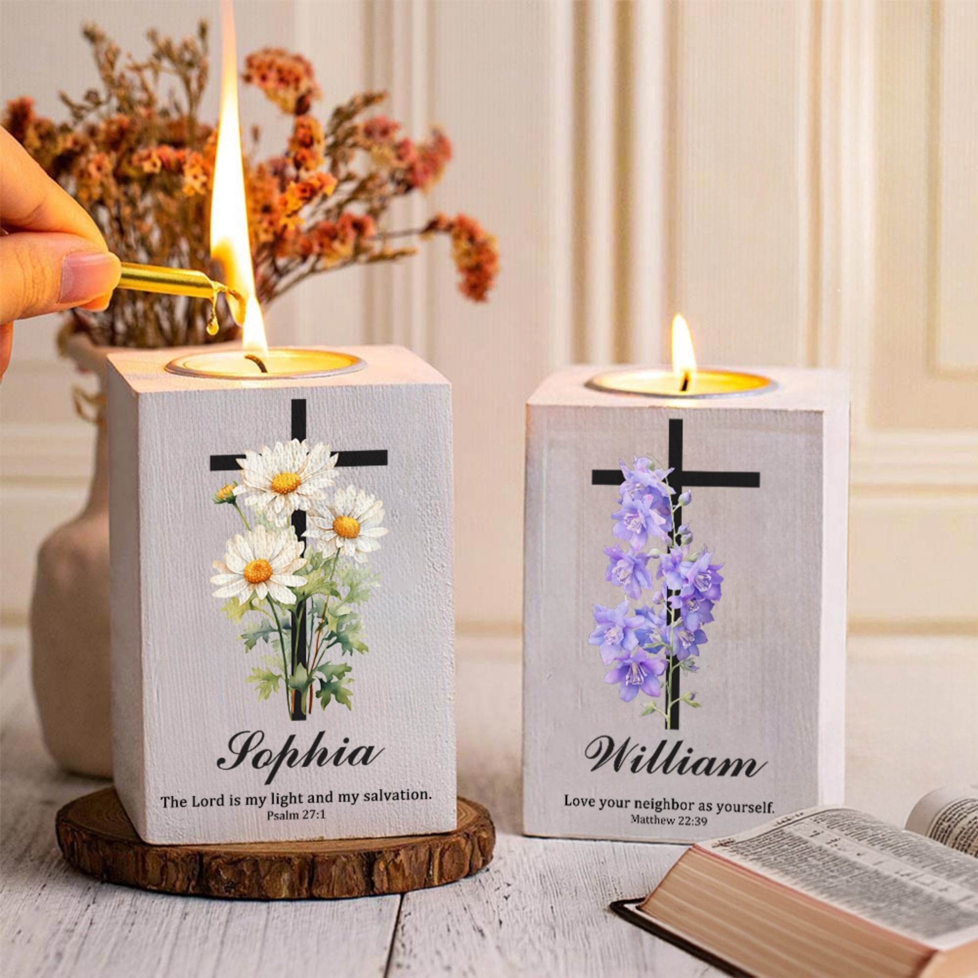Flor de Nacimiento Personalizada Cruz Versículo de la Biblia Portavelas de Madera con Nombre Cumpleaños Bautizo Regalo para Cristianos