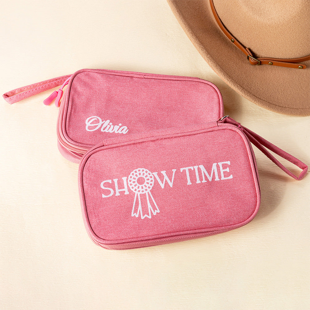 Medalla personalizada Show Time Bolsa de viaje con múltiples compartimentos, nombre y correa para la muñeca Accesorio para concursos hípicos Regalo de cumpleaños para los amantes de la hípica