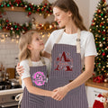 Delantal de cocina personalizado con iniciales navideñas para niños y adultos con nombre y bolsillo delantero Regalo de Navidad para niños y familia