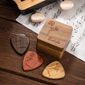 Personalizado Grabado Línea Nacimiento Flor De Madera Magnético Caja De Almacenamiento De Púas De Guitarra Con Nombre Aniversario Cumpleaños Regalo Para Músico Guitarrista