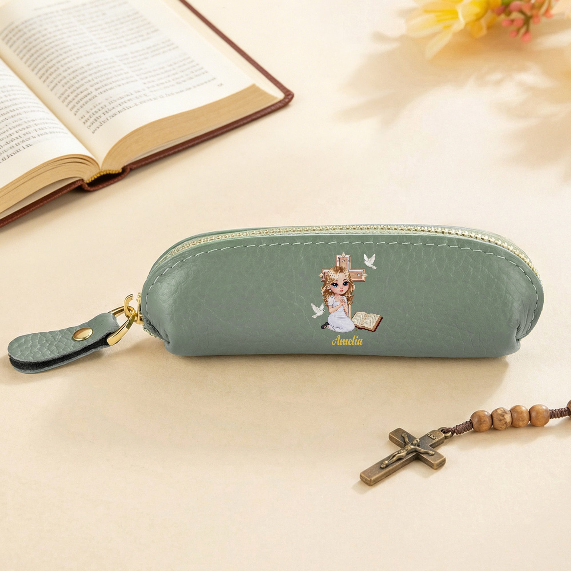 Personalizada Cruz Libro de la Biblia de dibujos animados personaje de oración Mini PU Monedero de cuero Rosario con nombre Bautismo Confirmación Cumpleaños Regalo para los cristianos