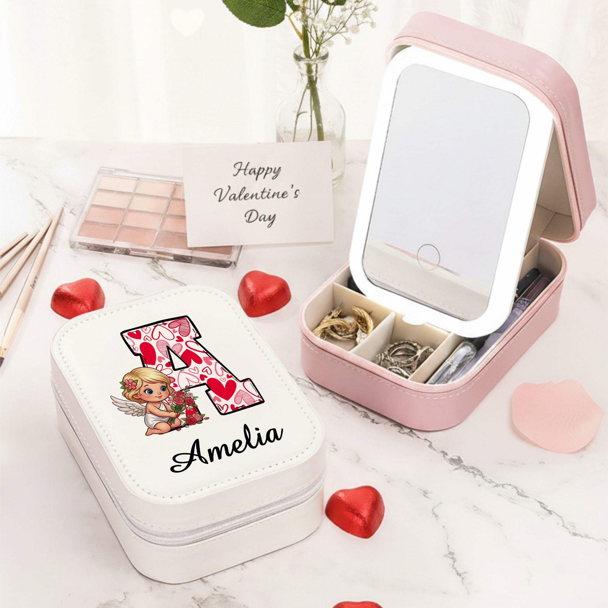 Personalizado dulce Cupido Ángel PU caja de joyería de cuero con nombre y ajustable de tres colores LED Espejo Día de San Valentín Aniversario de regalo para las mujeres