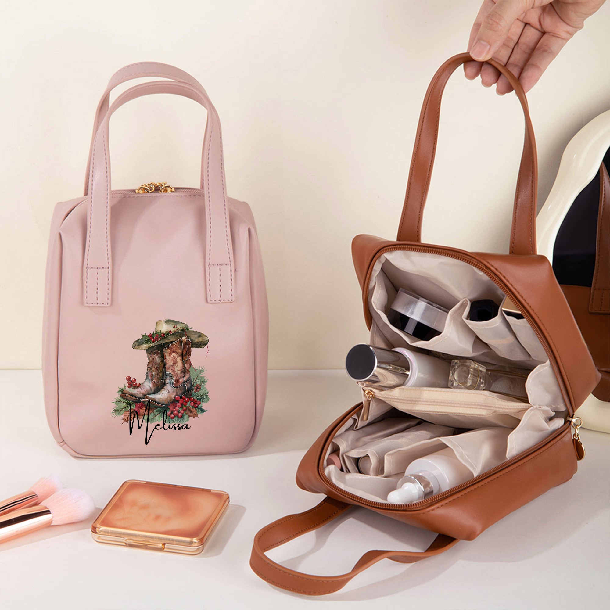Personalizada Cowboy Nacimiento Flor Botas PU Cuero Bolsa de Maquillaje de mano con Nombre Cumpleaños Aniversario Regalo para Mujeres