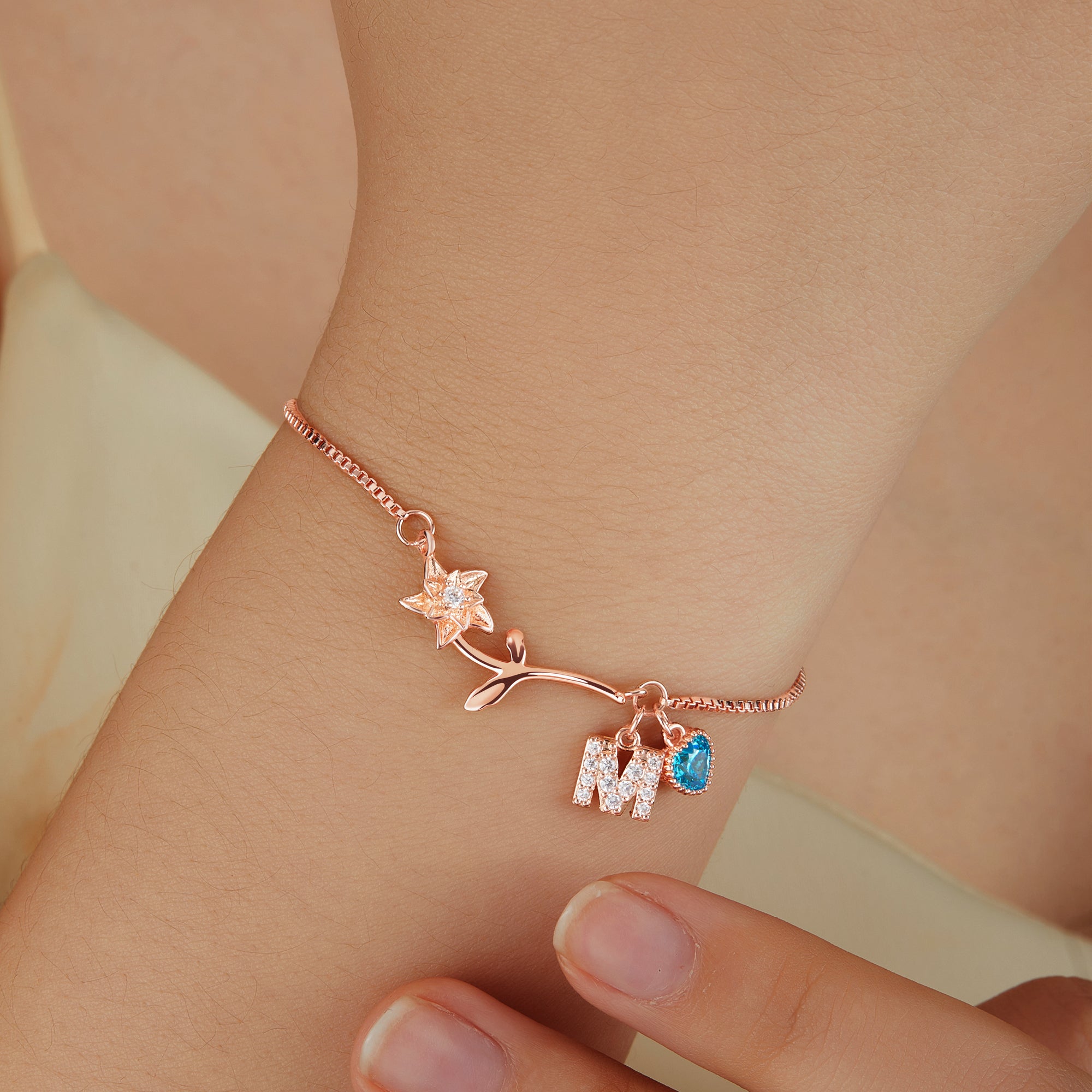 Personalizada Nacimiento Flor Corazón Birthstone pulsera con colgante inicial Cumpleaños Regalo de Navidad para las mujeres