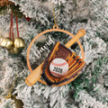 Guantes de béisbol personalizados Bate de madera redondo colgante Ornamento con nombre y año Decoración para el hogar Regalo de Navidad para los atletas adolescentes Entrenadores aficionados al béisbo
