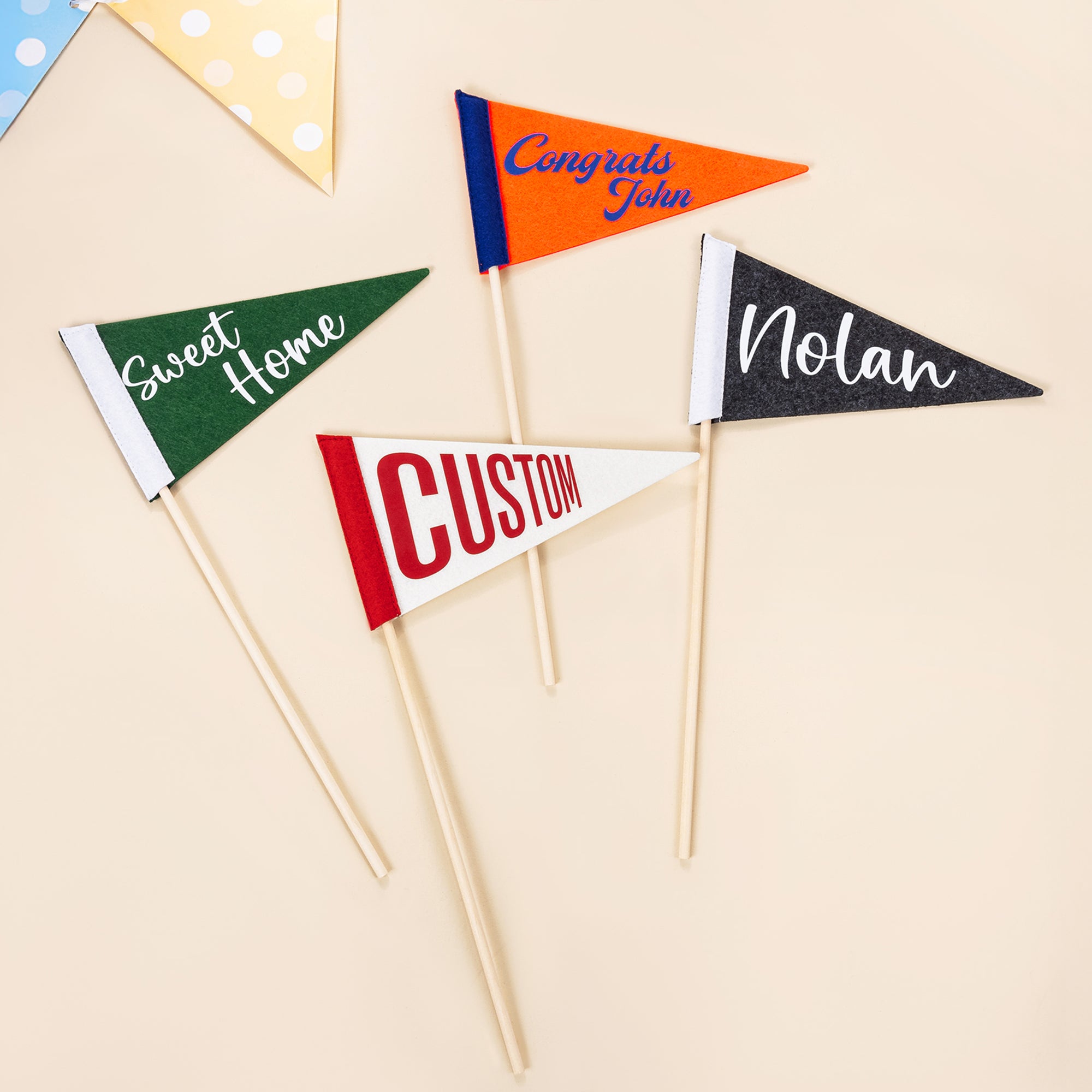 Mini Banderín Multicolor Personalizado con Texto y Palo Fiesta de Graduación Vuelta al Cole Regalo del Día del Partido para Estudiantes Aficionados al Deporte