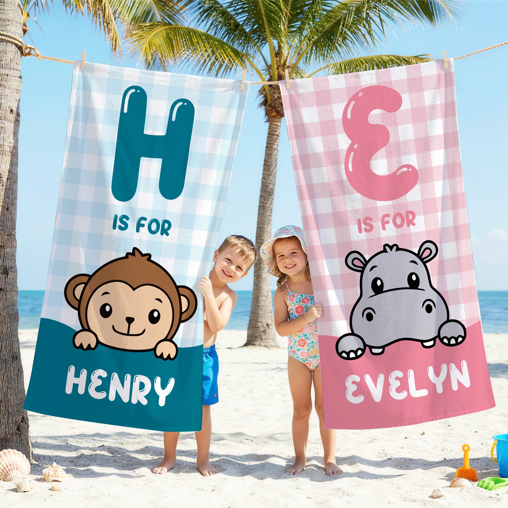 Toalla de playa personalizada de microfibra de secado rápido con iniciales de simpáticos animales y nombre, esencial para viajes, regalo de fiesta en la playa para un amigo niño