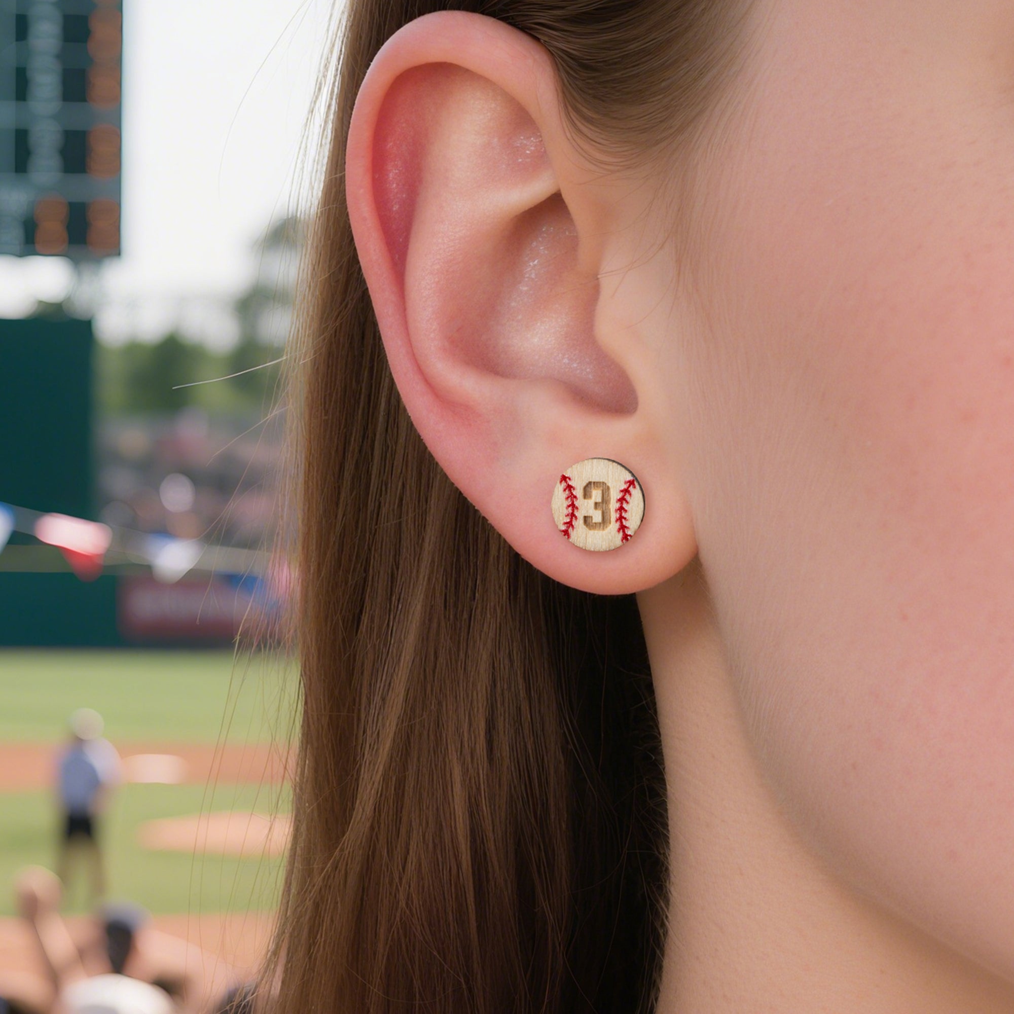 Pendientes personalizados de madera de béisbol de plata de ley con número grabado Regalo de cumpleaños del día del partido de béisbol para el amante del béisbol