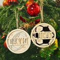Balón de fútbol de baloncesto personalizado Adorno navideño de madera con nombre, número y año Regalo navideño para entusiastas de los deportes de pelota