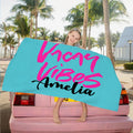 Toalla de playa de microfibra de secado rápido personalizada con el nombre Vacay Vibes de colores Accesorios de viaje Regalo de cumpleaños de vacaciones para amigos de la familia