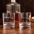 Personalizado Clase de 2026 Graduados Graduación Cap 10 oz Old Fashioned Whisky de vidrio con el nombre de texto y año de graduación Regalo para graduados