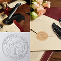 Sello en relieve personalizado para libro de fantasía Sello en relieve manual con título y nombre Regalo de cumpleaños del club de lectura para ratones de biblioteca