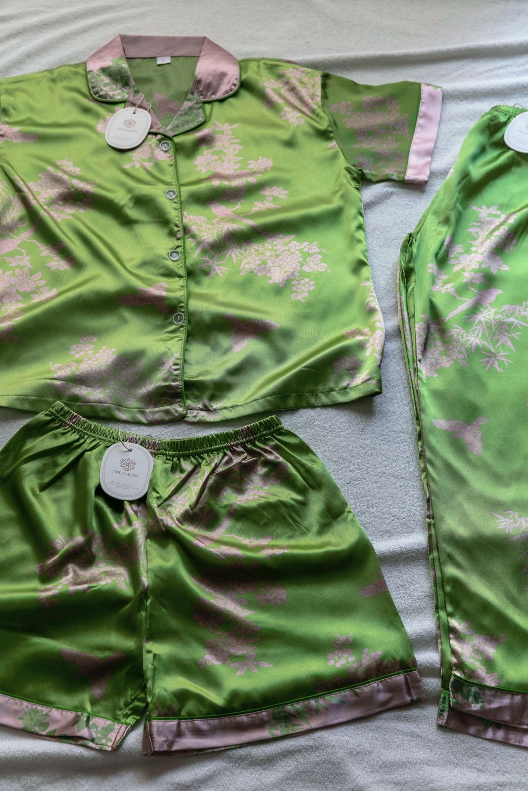 PIJAMA SATÉN 3 PIEZAS-VERDE ESMERALDA – SPRING