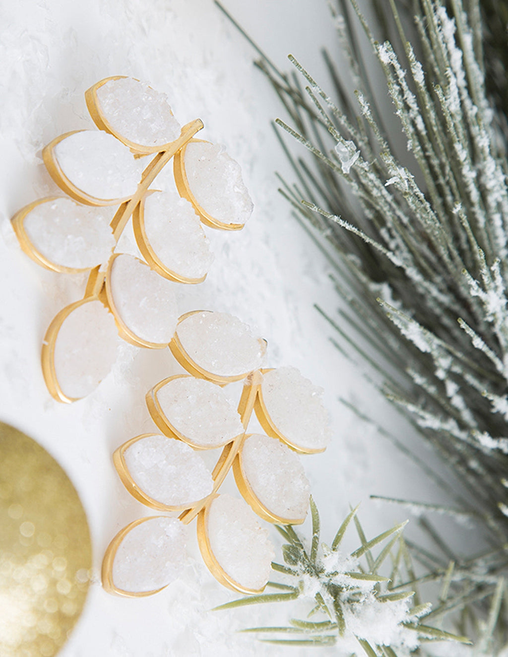 Pendientes Lavani Leaf Blanco