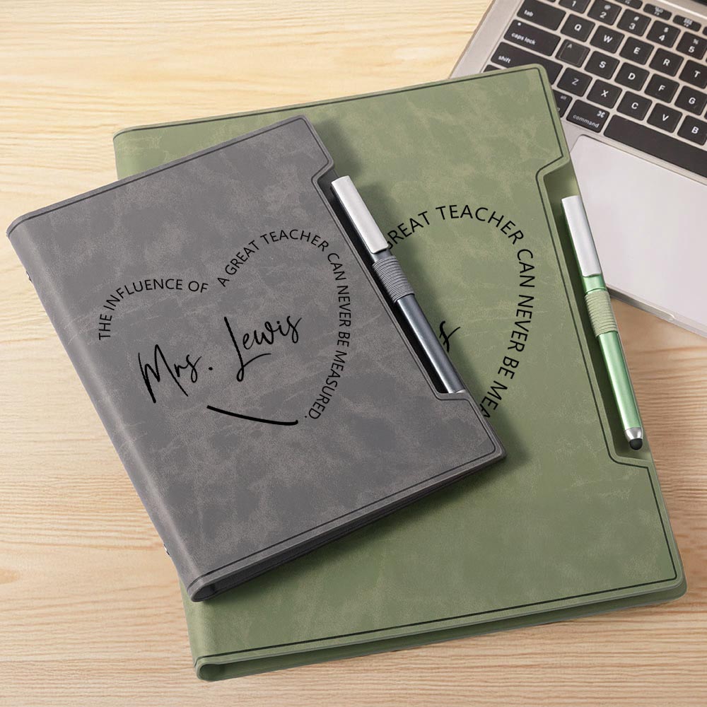 Personalizado A Great Teacher Text PU Leather Binder Notebook with Pen Material escolar Día del profesor Regalo de vuelta al cole para el profesor