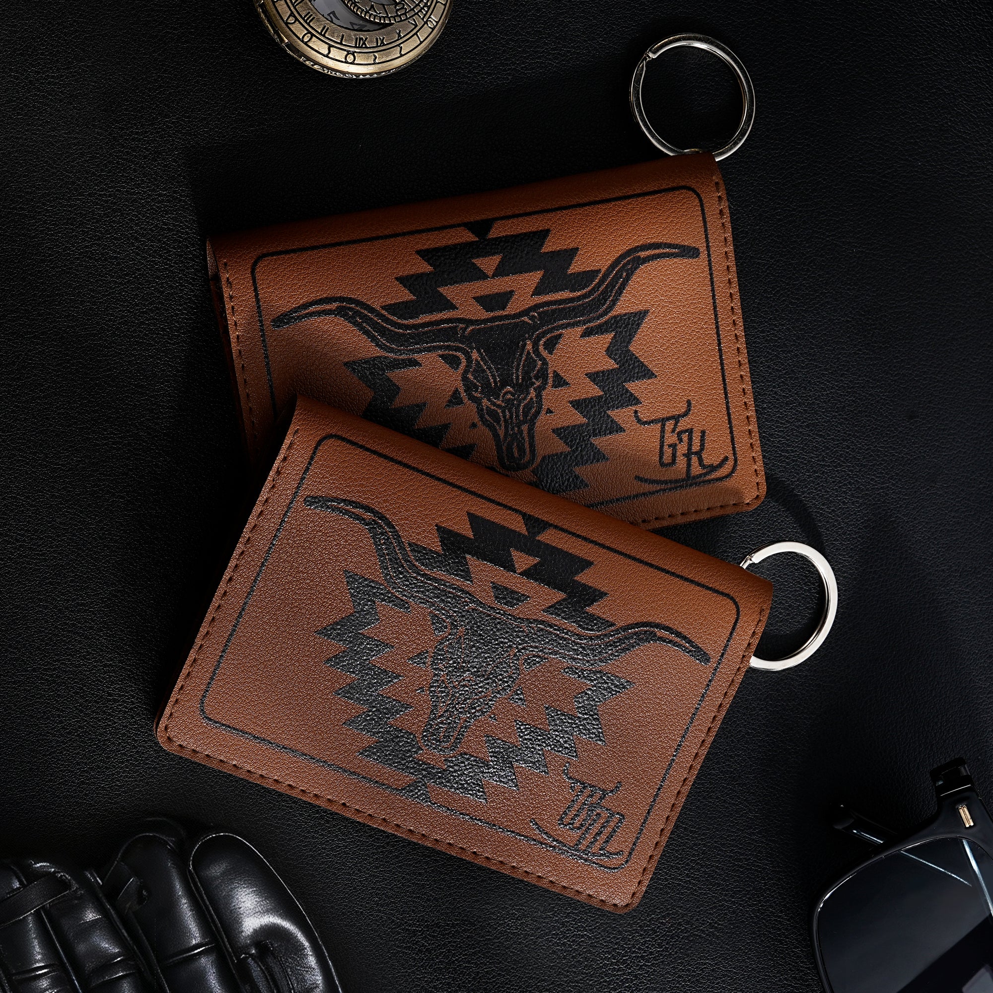Personalizada Western calavera de vaca patrón geométrico PU llavero cartera de cuero con la letra accesorios portátiles de viaje regalo de cumpleaños para los amigos de la familia