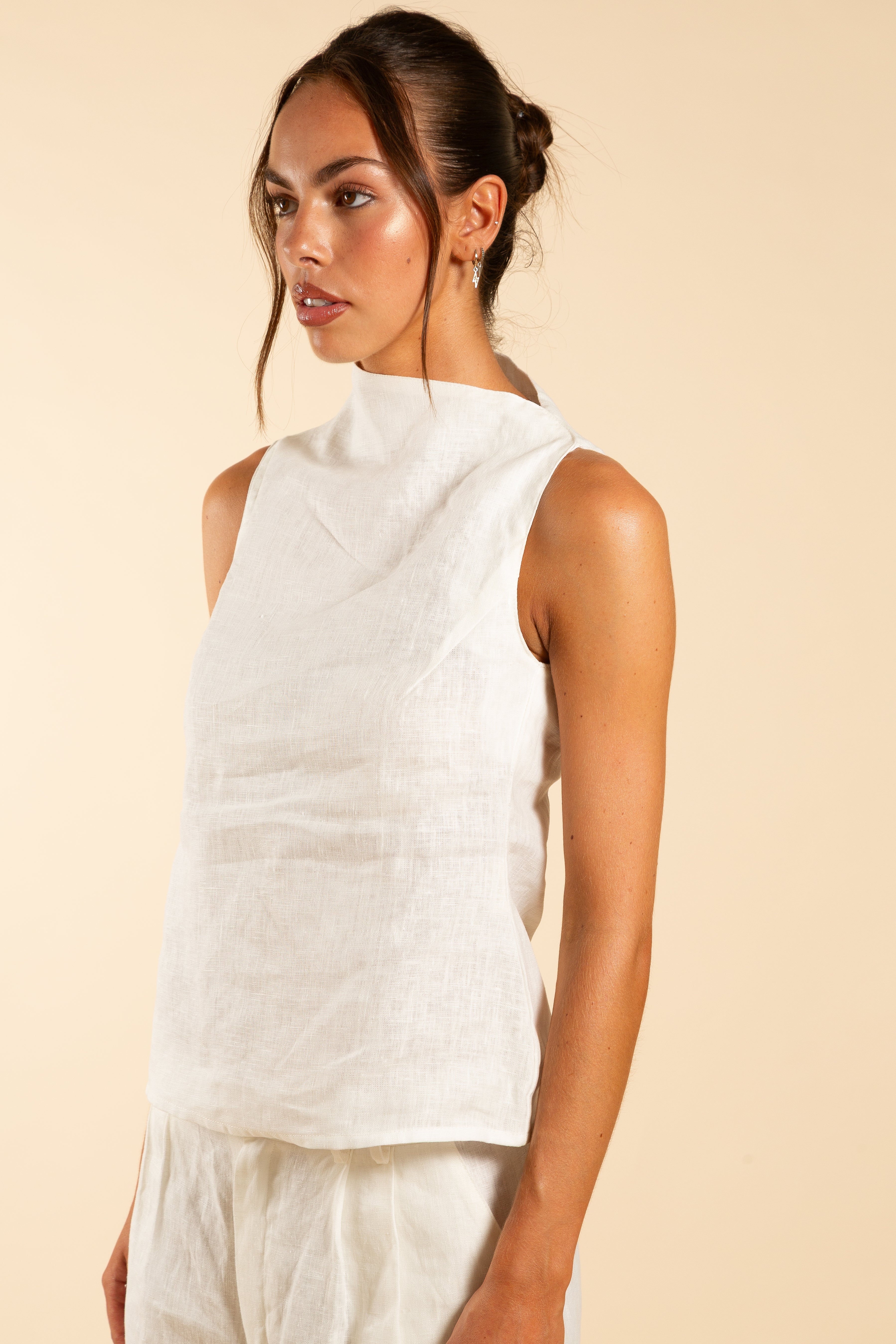 TOP CUELLO ALTO AM