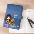 Cuaderno A5 de cuero de PU personalizado con el nombre de un personaje de lectura de dibujos animados para uso diario en la oficina Regalo de cumpleaños para ratones de biblioteca Amantes de los libro
