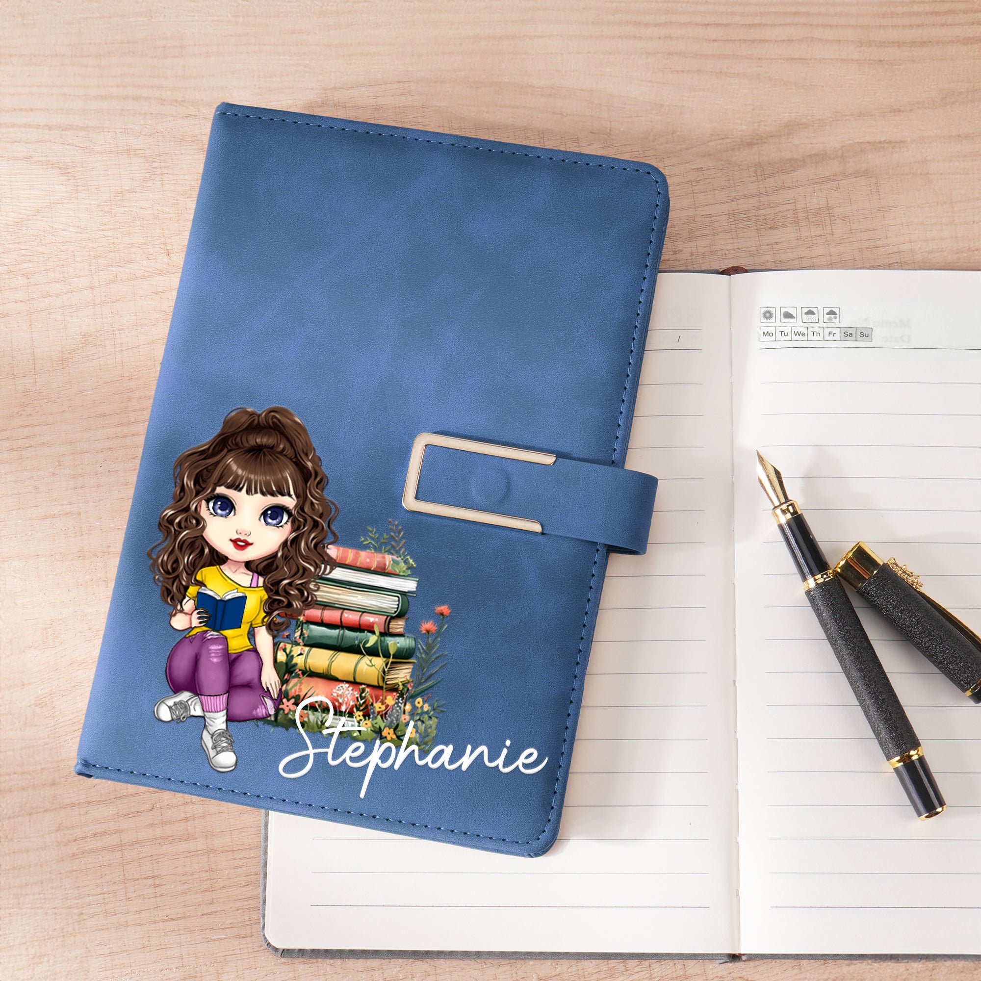 Cuaderno A5 de cuero de PU personalizado con el nombre de un personaje de lectura de dibujos animados para uso diario en la oficina Regalo de cumpleaños para ratones de biblioteca Amantes de los libro