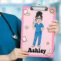 Portapapeles colgante con clip de perfil bajo para herramientas médicas personalizado con personaje de dibujos animados Regalo de agradecimiento de graduación para enfermera médico estudiante de medic