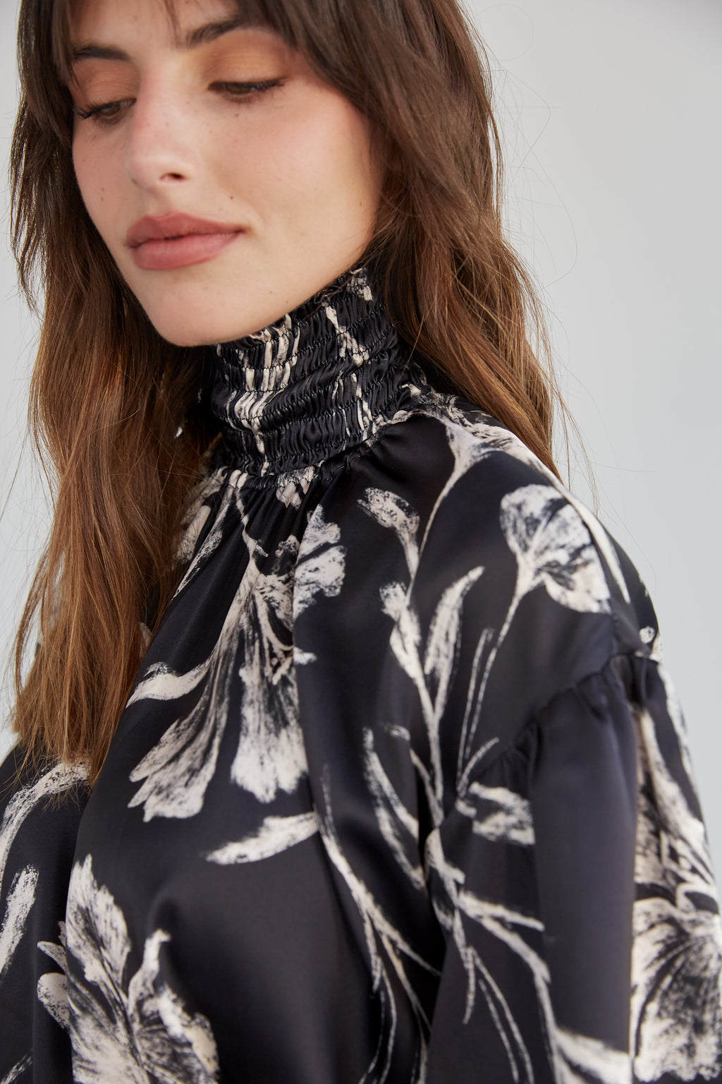 Camisa Soco Flores Negra
