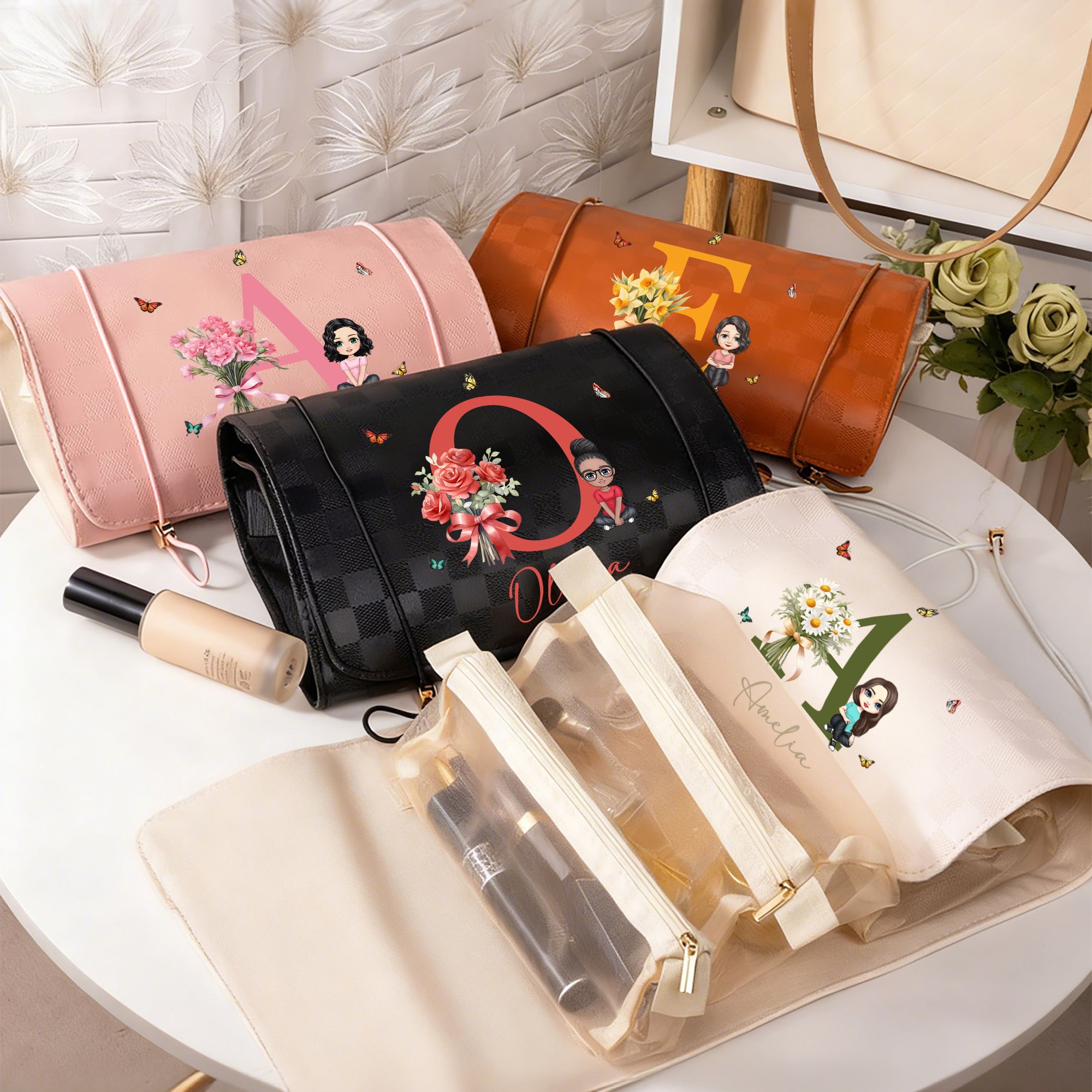 Personalizada Nacimiento Flor Cartoon Carácter PU Bolsa de maquillaje de cuero con el nombre y la inicial de uso diario Cumpleaños Aniversario de regalo para las mujeres