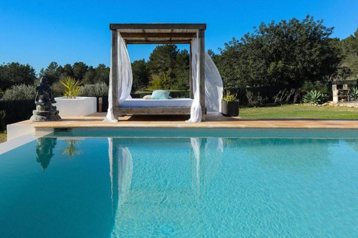 Comfy and Private Ibiza Villa in San Antonio
