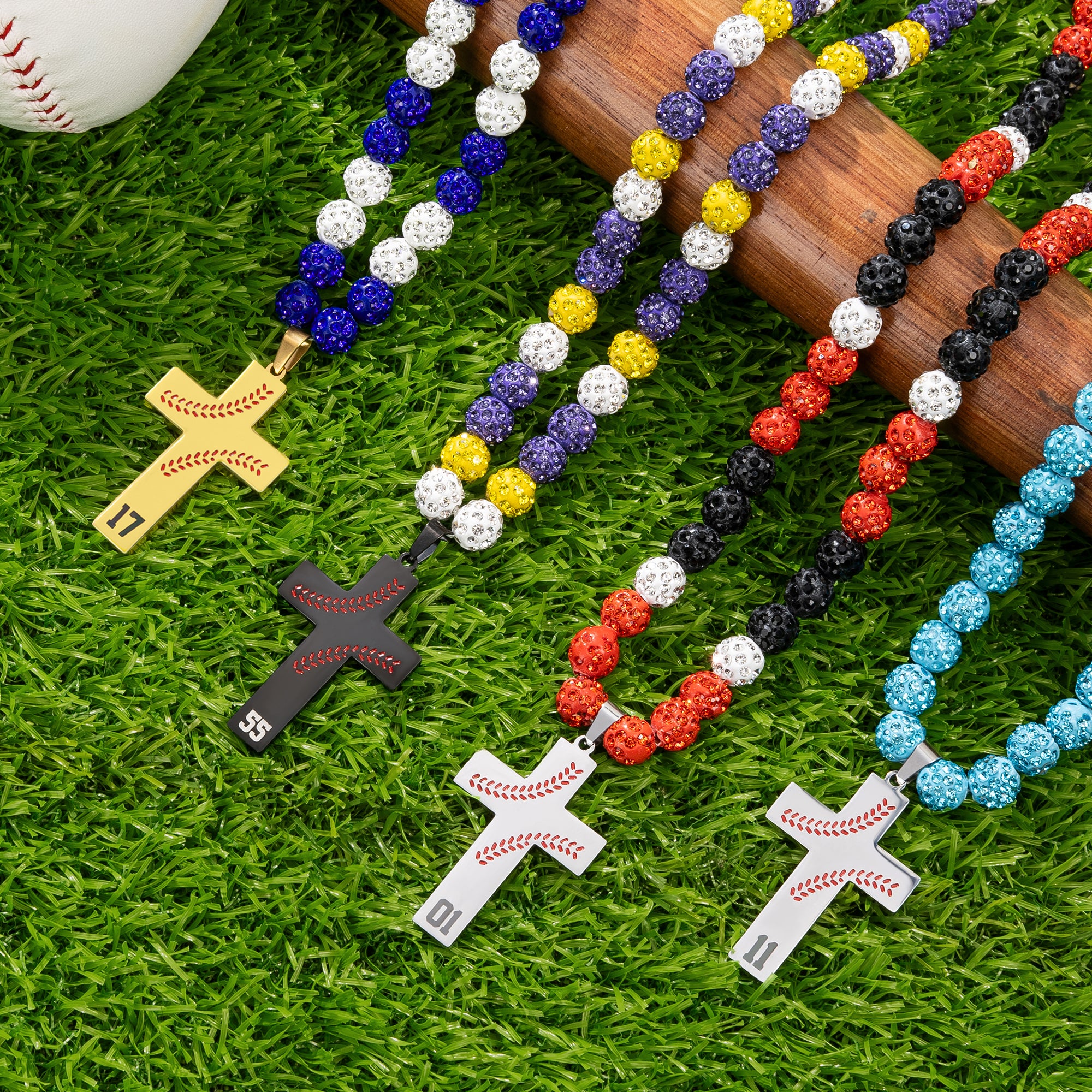 Collar personalizado con una cruz de cuentas de béisbol o softball con un número Regalo de cumpleaños para los amantes de los juegos de pelota