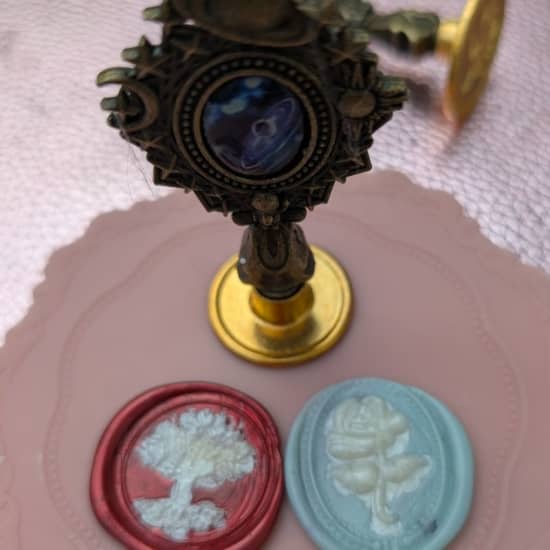 Artisan Wax Seal Ritual: A Creative Aromatherapy Reset