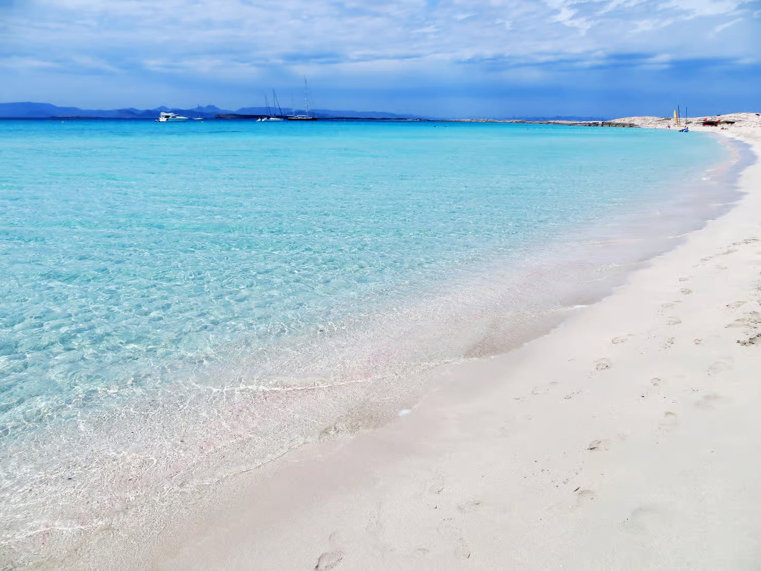 Three Islands in One Day: Es Vedrà, Formentera and Espalmador Tours with Full-Day Food and Drinks, Paella Cooking, Sunset Toasts and Water Toys