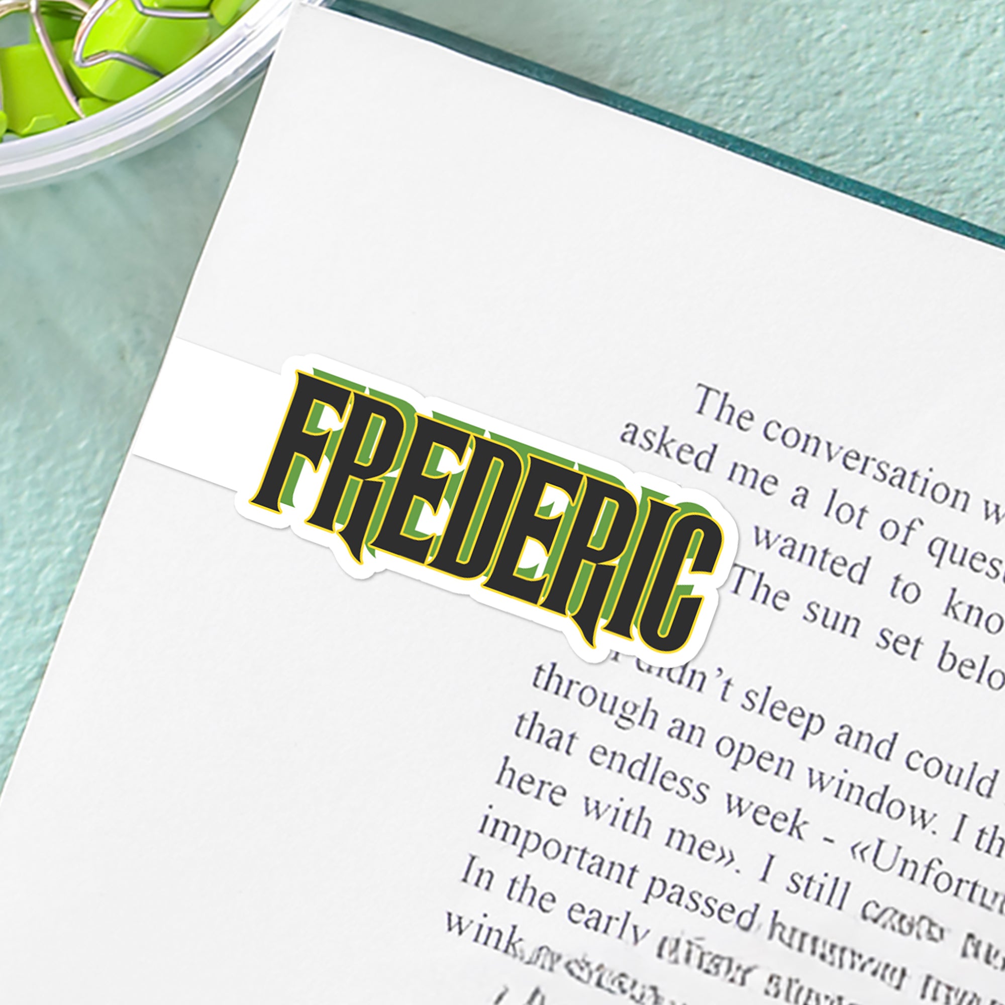 Marcapáginas magnético personalizado inspirado en Wicked con nombre Biblioteca Cumpleaños con libros Regalo de Navidad para un estudiante amante de los libros Fan de las películas musicales
