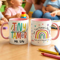 Taza de cerámica personalizada con el nombre Tiny Human Tamer 11 oz 15 oz Uso diario Regalo de cumpleaños del día del profesor de guardería para el profesor de preescolar