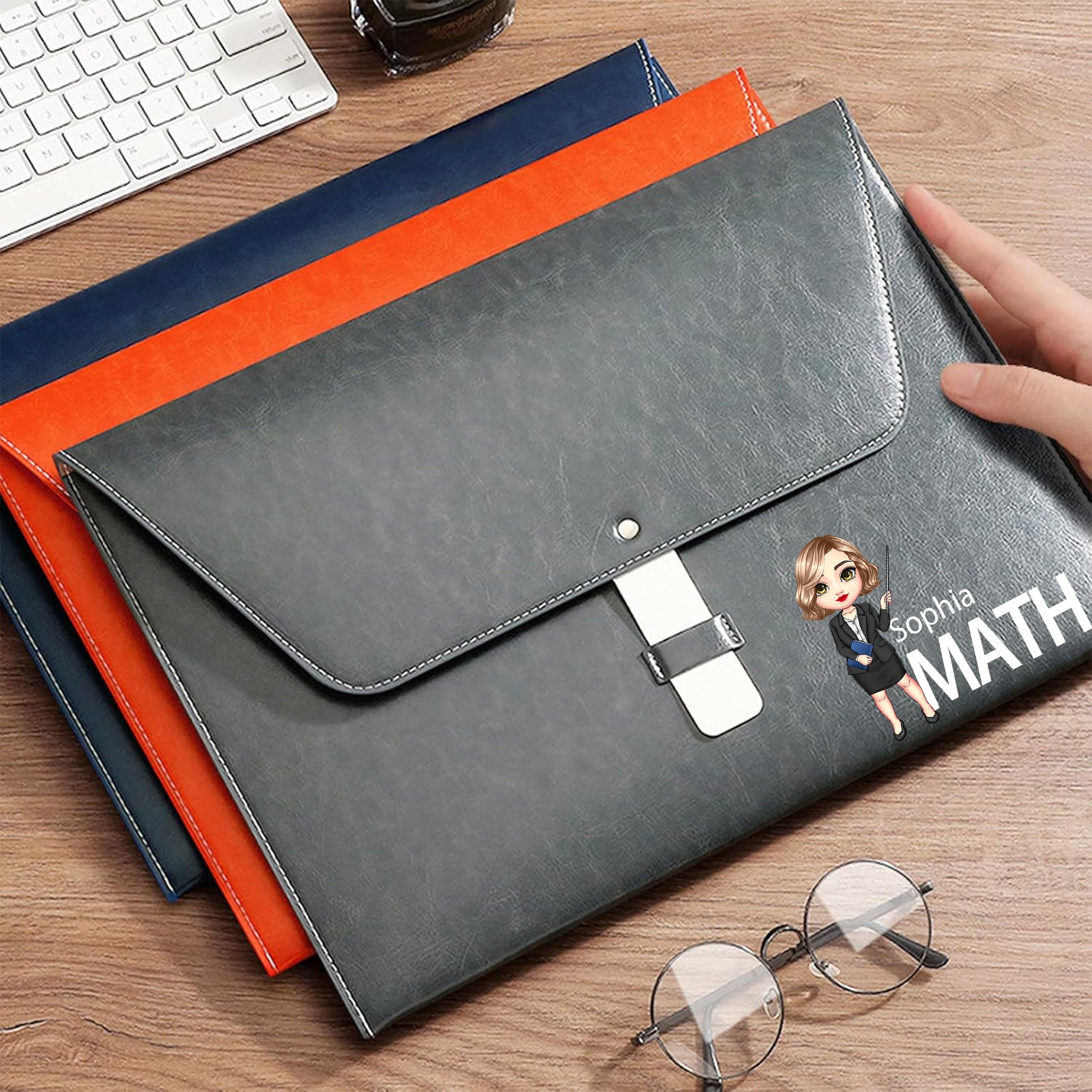Caricatura personalizada Carpeta portafolios A4 de cuero PU ligero con nombre Regalo de cumpleaños de vuelta al cole para profesores