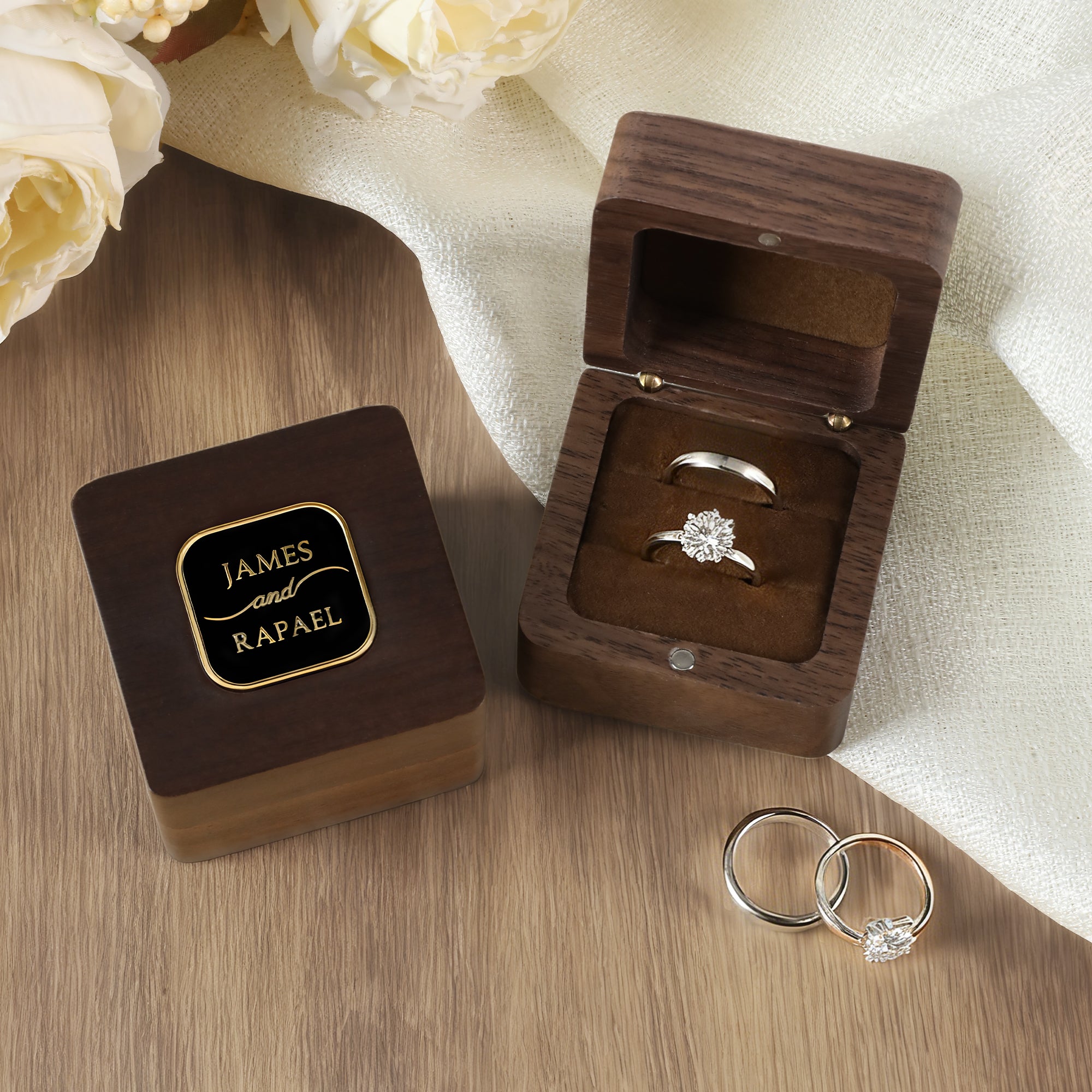 Personalizado Negro Oro Frontera Monograma Caja de Anillos de Madera con Nombre e Inicial Fecha de Compromiso Ceremonia de Boda Regalo para Pareja