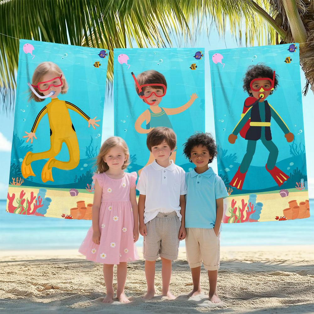 Toalla de playa personalizada de secado rápido con personaje de buceador de dibujos animados y foto facial esencial para viajar regalo para niños