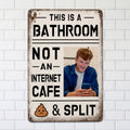 Divertido personalizado Este es un cuarto de baño de estilo retro signo de metal con foto cuarto de baño decoración de la pared cumpleaños inauguración de la casa regalo para la familia amigos