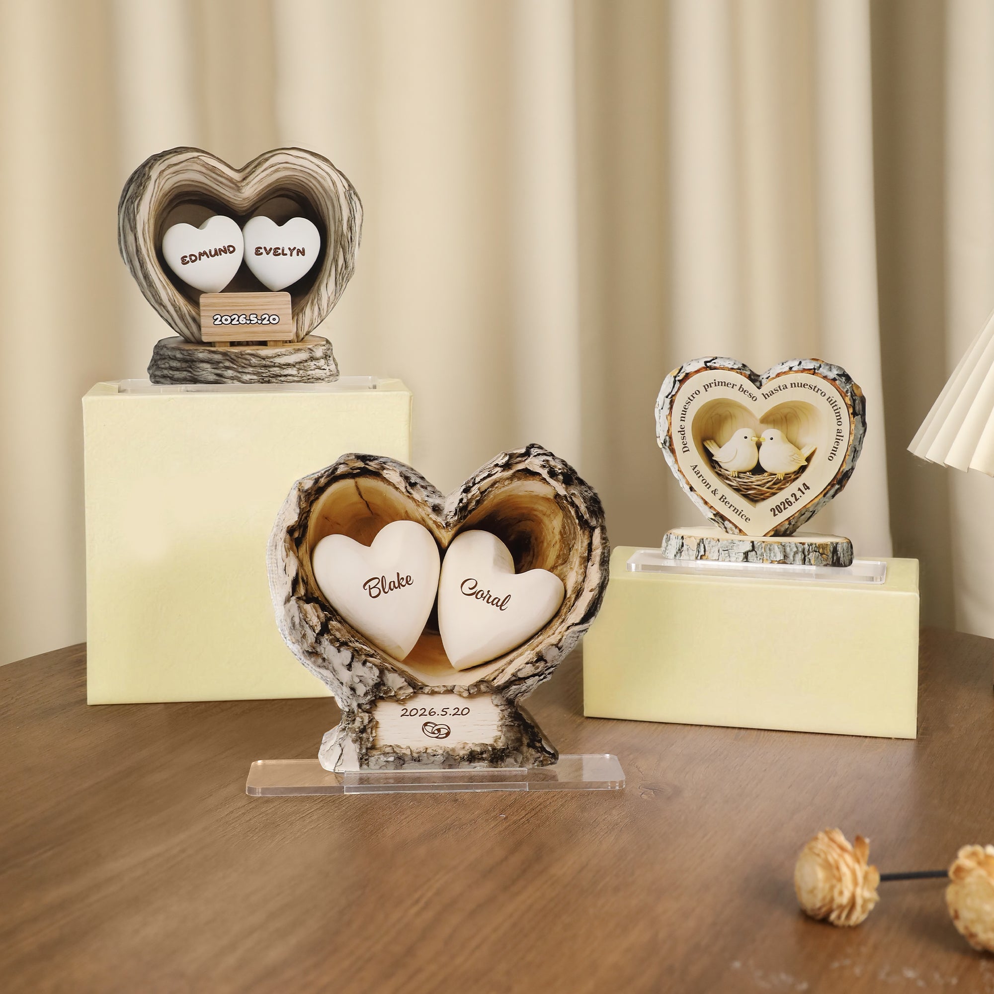 Personalizado Primer Beso Madera Textura Corazón Patrón Acrílico Ornamento con Nombre y Fecha Escritorio Decoración Aniversario Cumpleaños Regalo para Parejas
